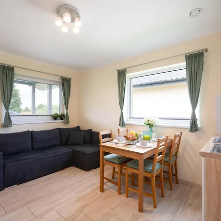 W Akacje Nad Morzem Hébergement de vacances Mielenko